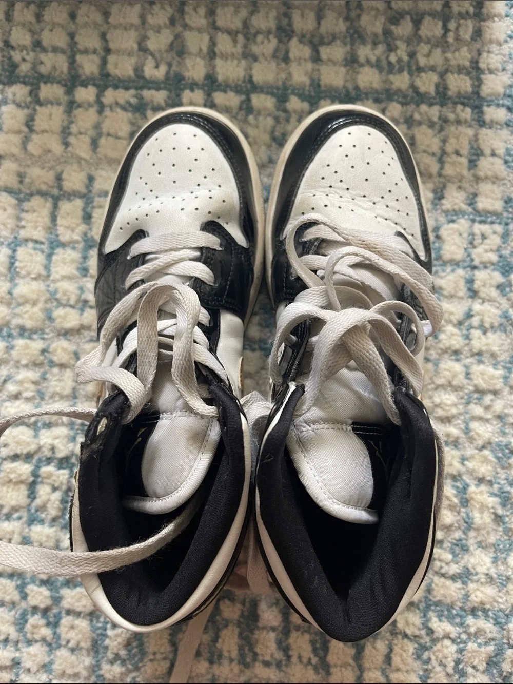 Nike Black White Gold Low-Top Sneakers
